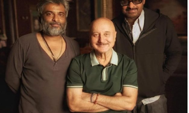 ​ఎదురుచూపులకు చెక్‌.. ‘ఫౌజీ’లో ప్రభాస్‌ లుక్‌ రివీల్‌