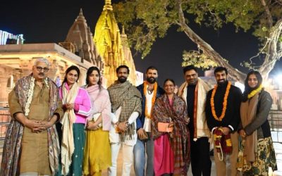 కుంభమేళాలో అల్లు స్నేహారెడ్డితో రౌడీ హీరో