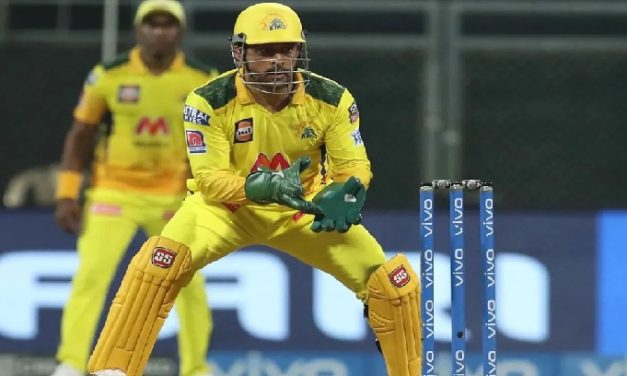 43 ఏళ్ళ ధోని మెరుపు స్టంపింగ్  మొన్న సూర్య కుమార్, నిన్న సాల్ట్