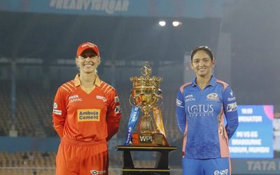 WPL ఎలిమినేటర్ : గుజరాత్ జెయింట్స్ లక్ష్యం 214 పరుగులు