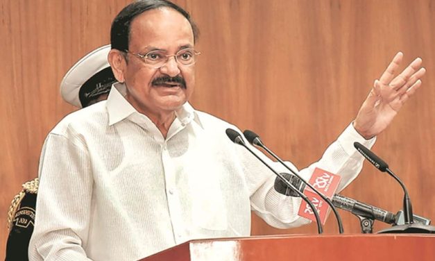 స్మగ్లర్లను, దేశ ద్రోహులను హీరోలు గా వద్దు – వెంకయ్య నాయుడు